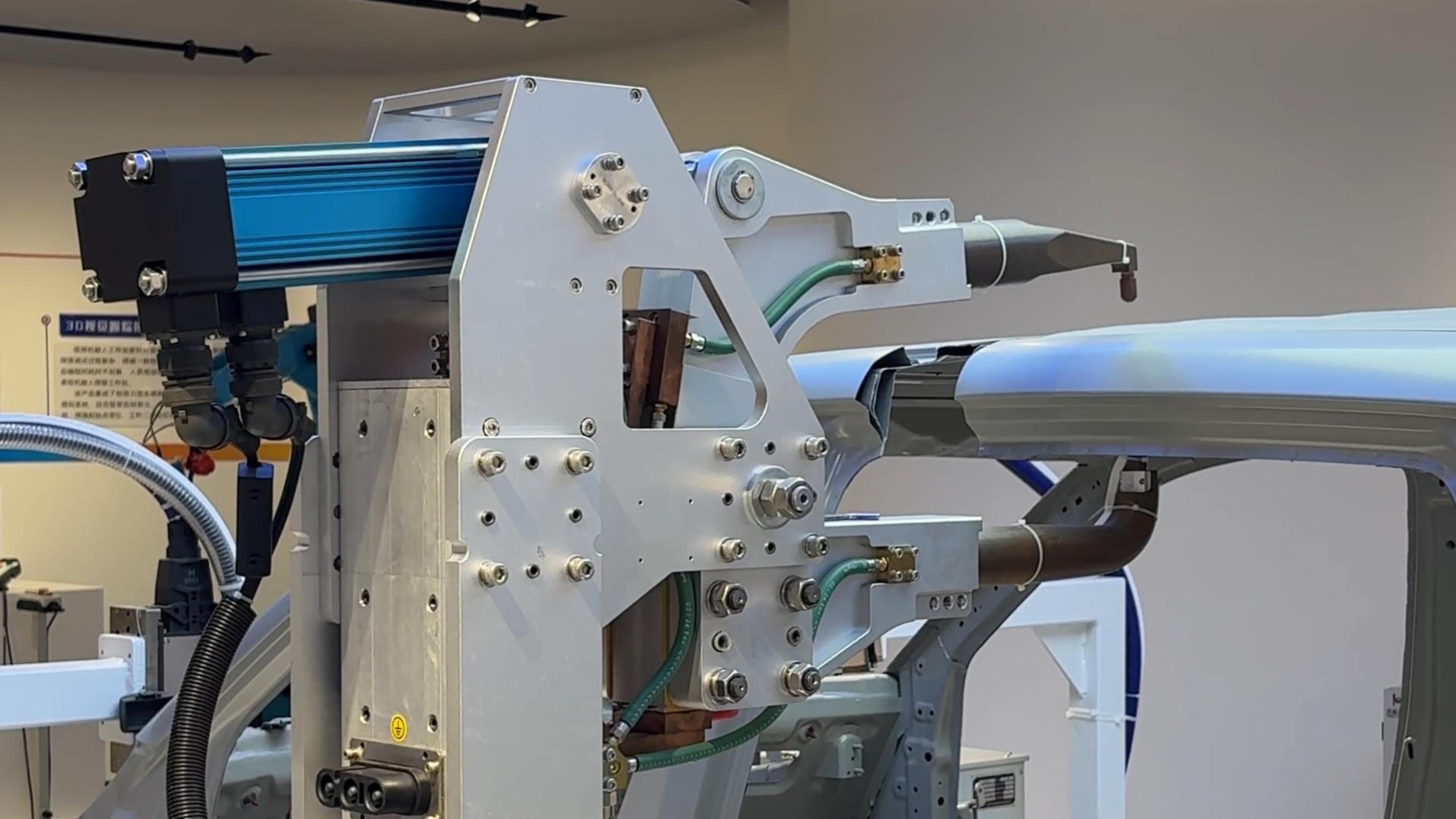 Hongbai hollow servo electric cylinder integrated with a robotic spot welding gun
